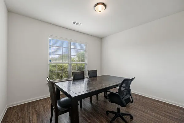 $2,600 | 719 West Milas Lane, Glenn Heights, TX 75154