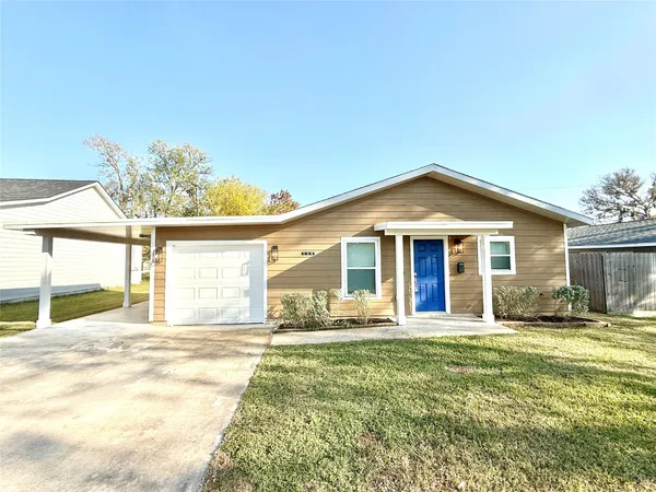 $1,750 | 140 Huisache Street, Lake Jackson, TX 77566
