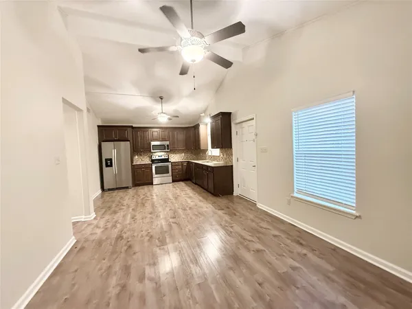 $1,750 | 140 Huisache Street, Lake Jackson, TX 77566