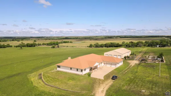$875,000 | 2580 Yy Road, Emporia, KS 66801