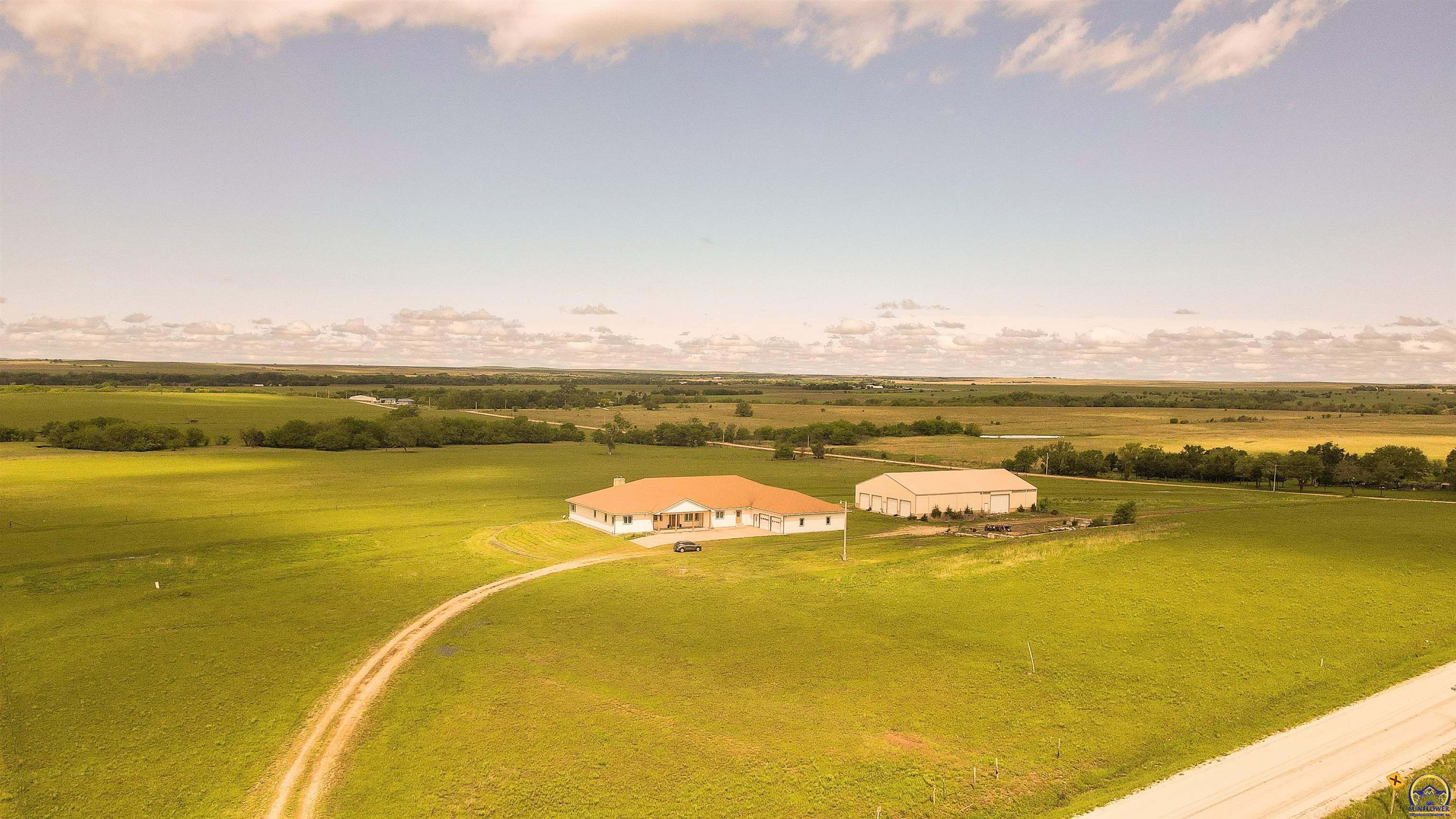2580 Yy Road Emporia, KS 66801 - Photo 4 of 91