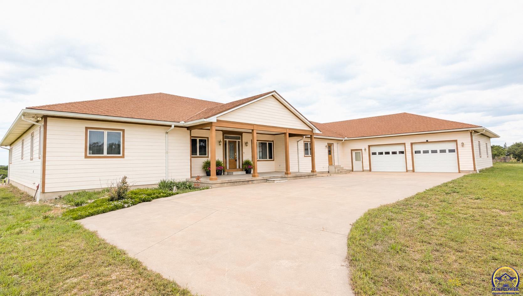 2580 Yy Road Emporia, KS 66801 - Photo 6 of 91