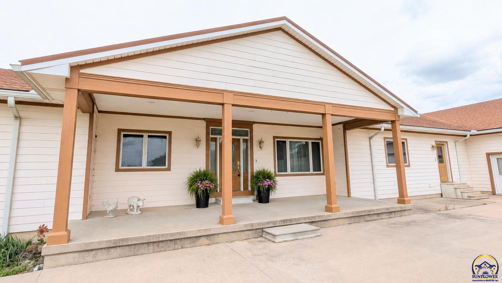 2580 Yy Road Emporia, KS 66801 - Photo 7 of 91