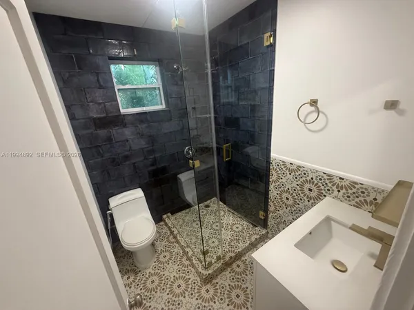$3,000 | 1235 Coral Way, Unit COTTAGE, Coral Gables, FL 33134