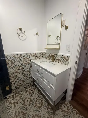 $3,000 | 1235 Coral Way, Unit COTTAGE, Coral Gables, FL 33134