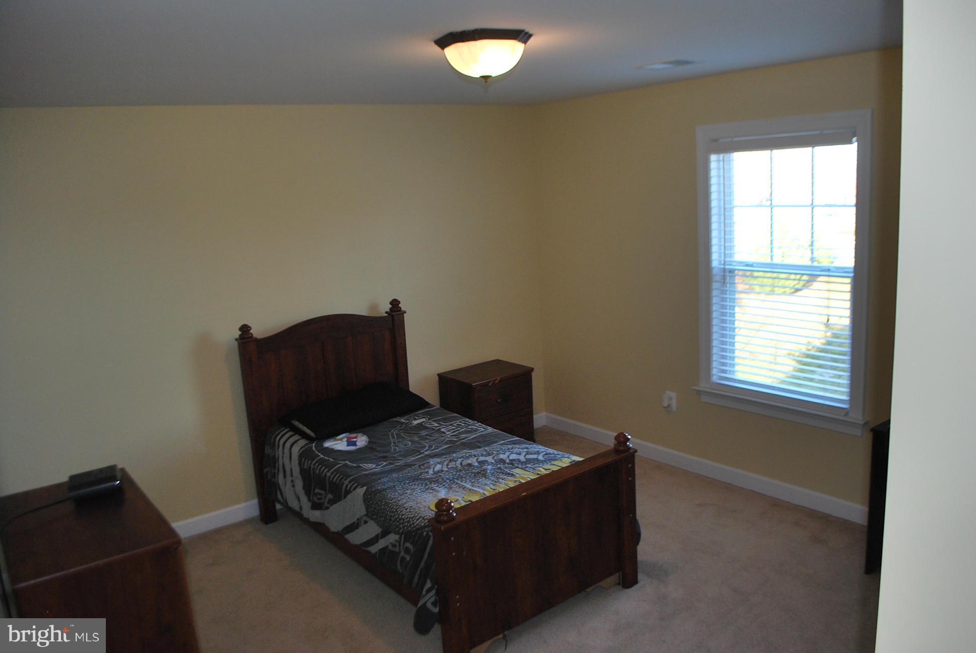 4129 Agency Loop Triangle, VA 22172 - Photo 14 of 22 Bedroom