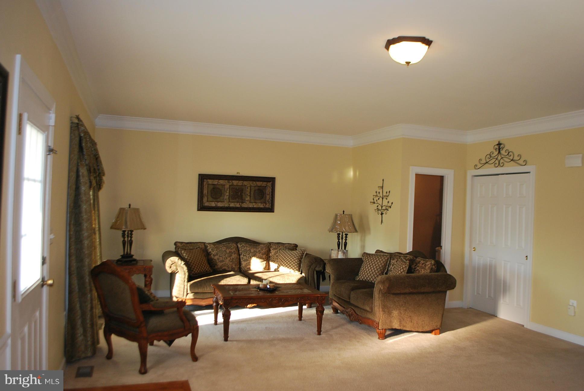 4129 Agency Loop Triangle, VA 22172 - Photo 4 of 22 Living Room