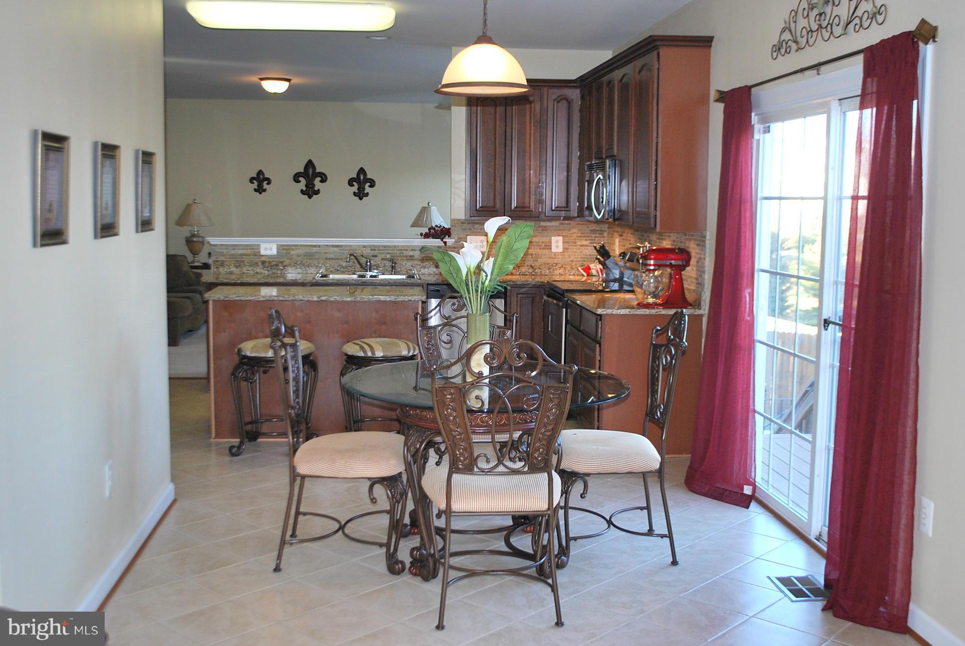 4129 Agency Loop Triangle, VA 22172 - Photo 8 of 22 Kitchen