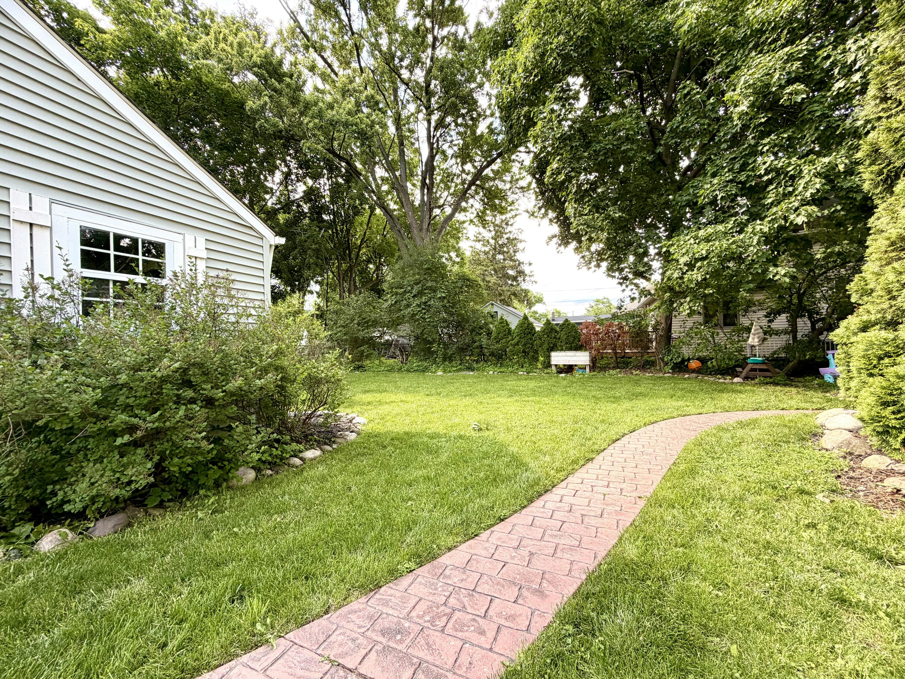 164 South Rawles Street Romeo, MI 48065 - Photo 7 of 45 IMG_8800