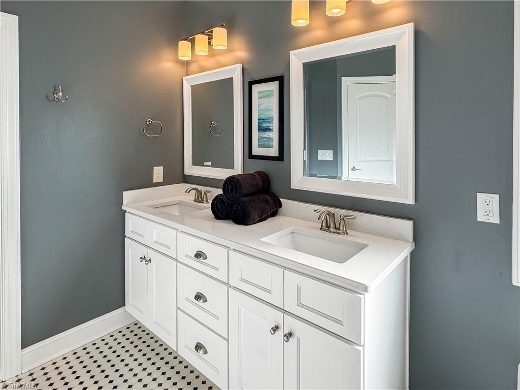 2234 Renaissance Lane High Point, NC 27262 - Photo 20 of 33