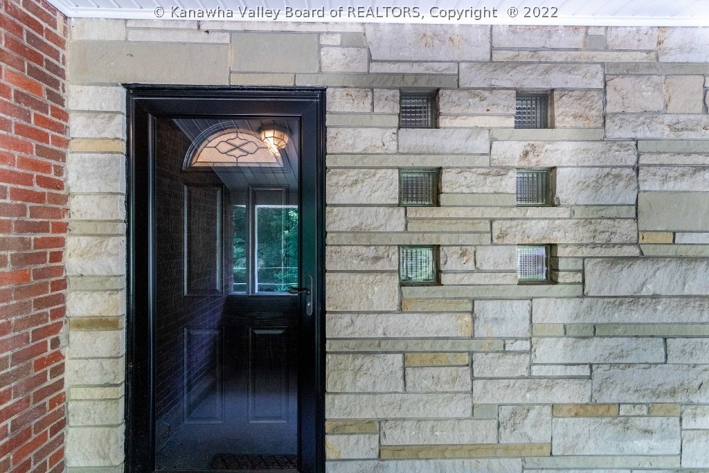 848 Chappell Road Charleston, WV 25304 - Photo 6 of 29 Gallery Image 6