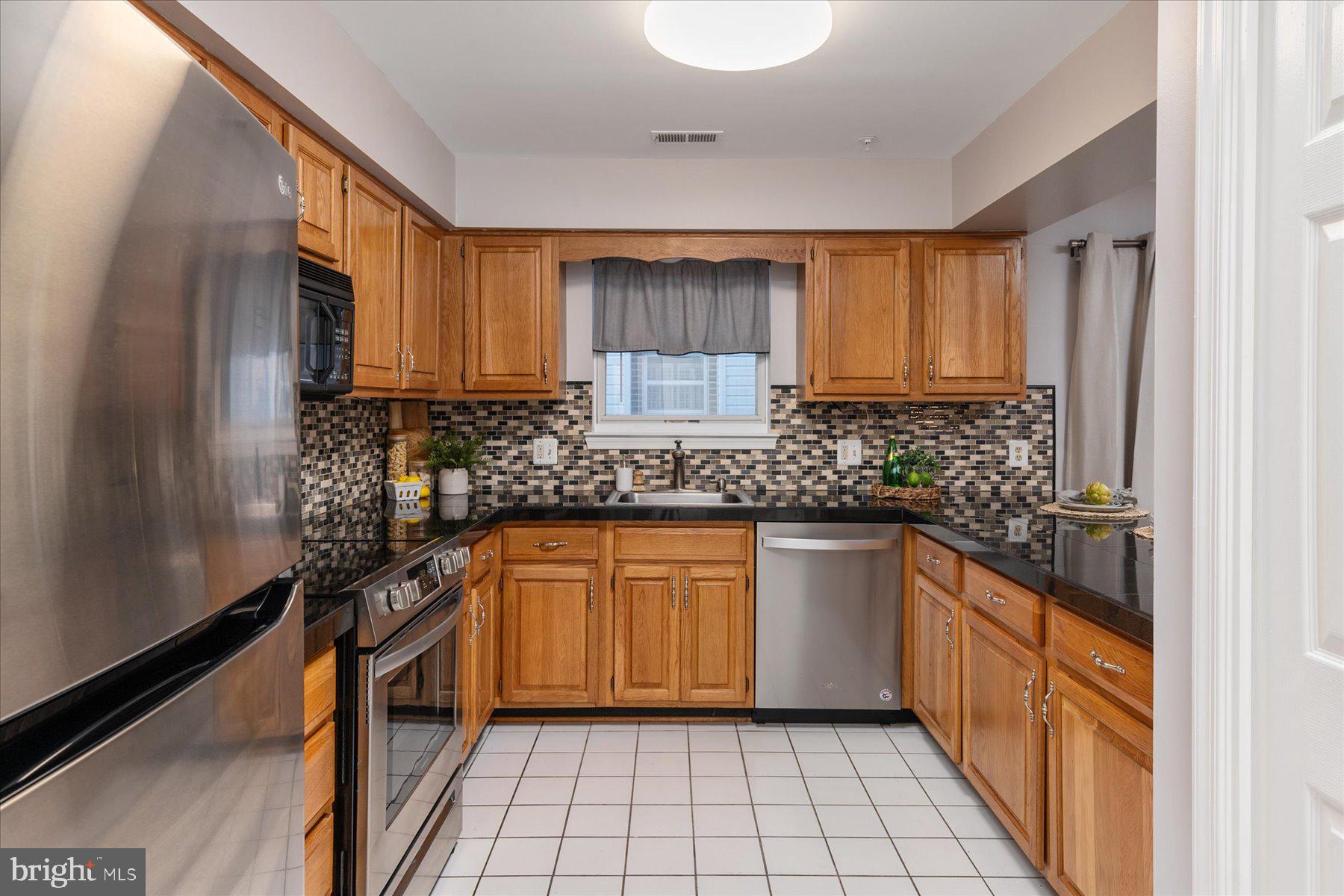 936 Bay Ridge Avenue, Unit 106 Annapolis, MD 21403 - Photo 9 of 27