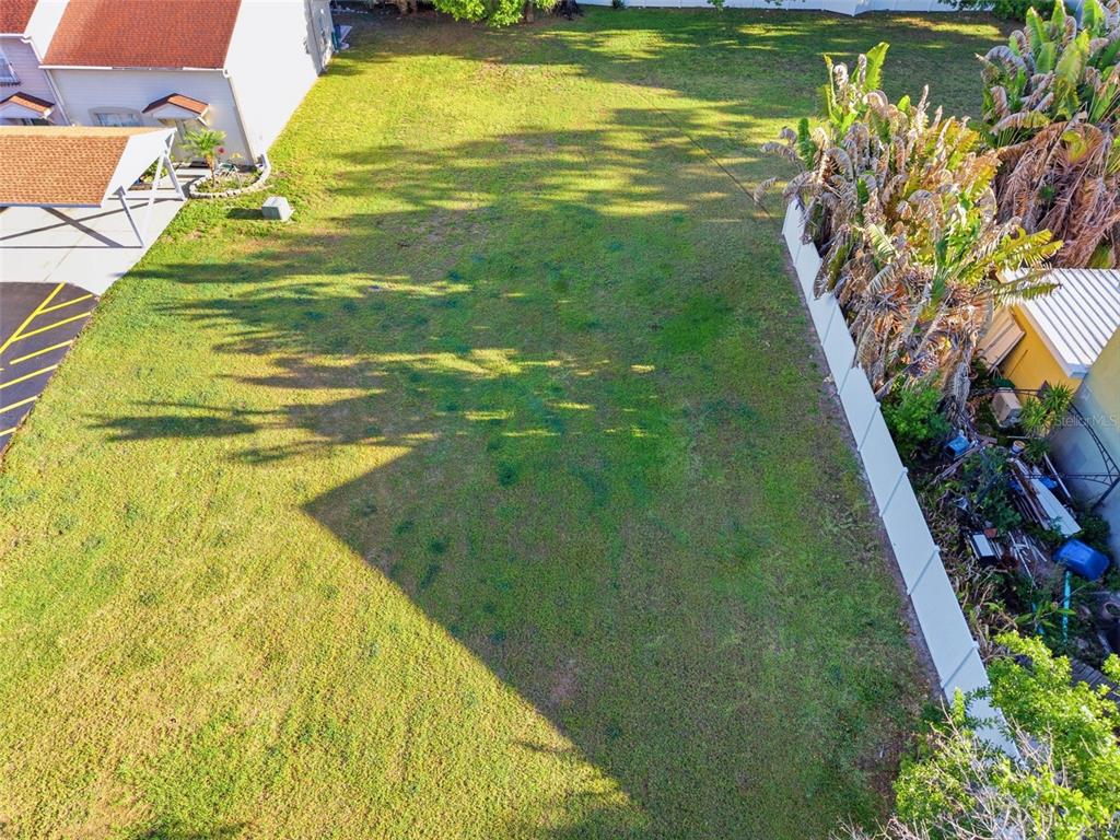 3348 West Hidden Haven Court Tampa, FL 33607 - Photo 30 of 43 a view of a swimming pool with an outdoor space
