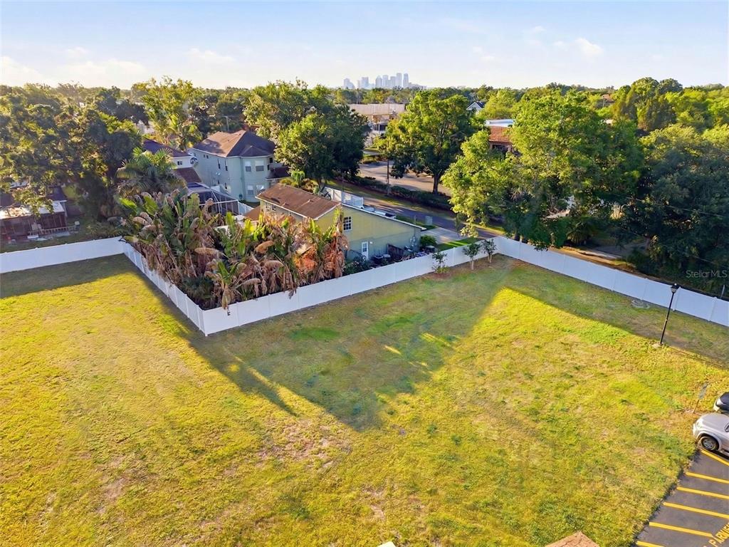 3348 West Hidden Haven Court Tampa, FL 33607 - Photo 4 of 43 a view of a swimming pool with an ocean