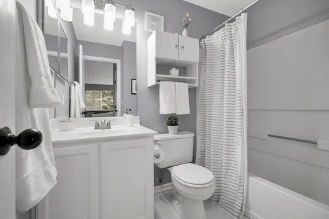 $300,000 | 2198 Water Lilly Lane, Eagan, MN 55122