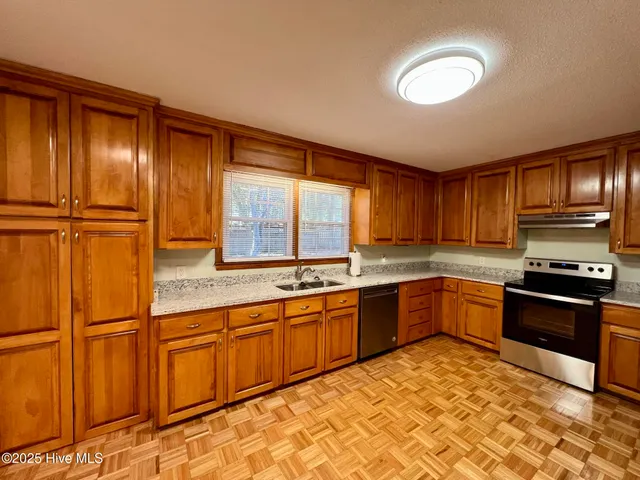 $410,000 | 645 North Page Street, Southern Pines, NC 28387