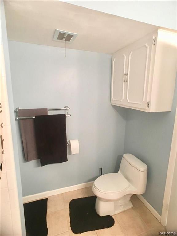 33357 Fargo Street Livonia, MI 48152 - Photo 4 of 12