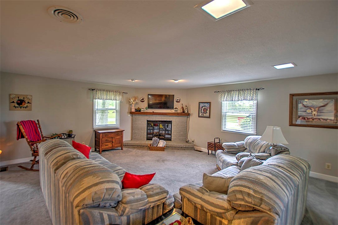 6060 Mayflower Drive Decatur, IL 62521 - Photo 9 of 32