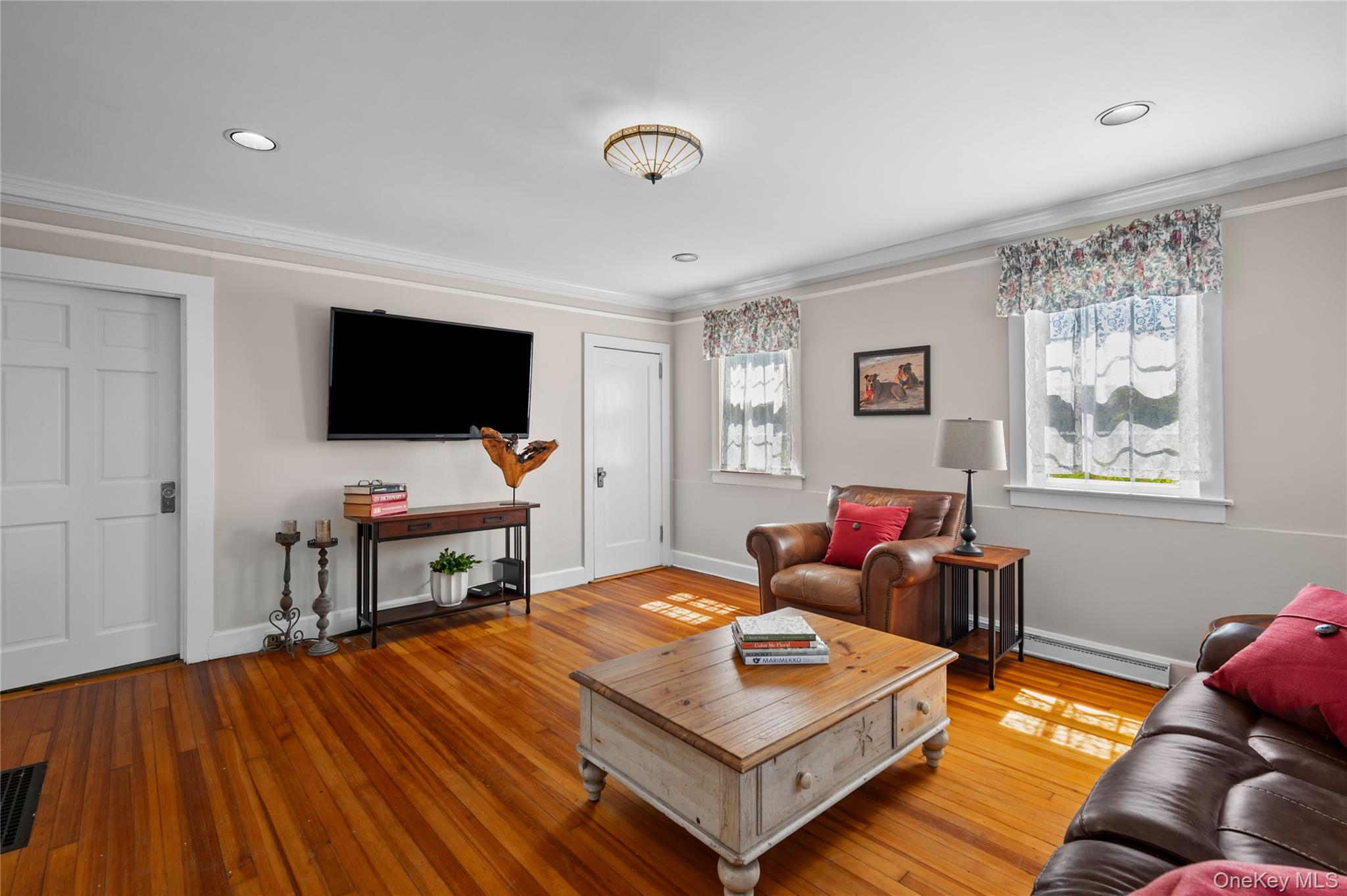 1 Pembroke Street New Rochelle, NY 10801 - Photo 11 of 47 HIgh ceilings