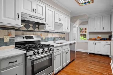 $799,000 | 1 Pembroke Street, New Rochelle, NY 10801