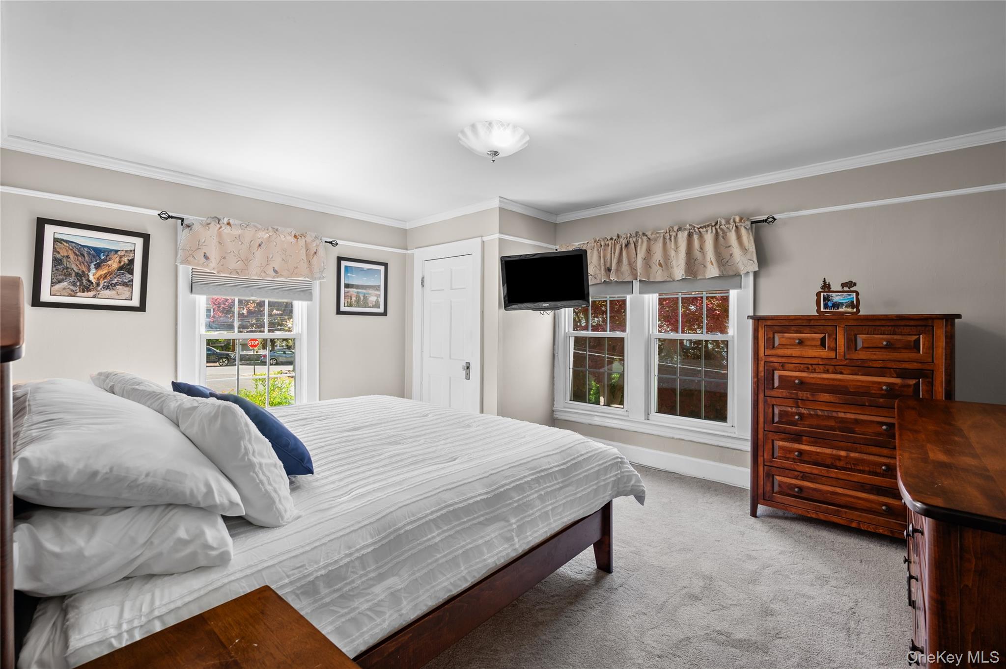 1 Pembroke Street New Rochelle, NY 10801 - Photo 21 of 47 Spacious primary bedroom