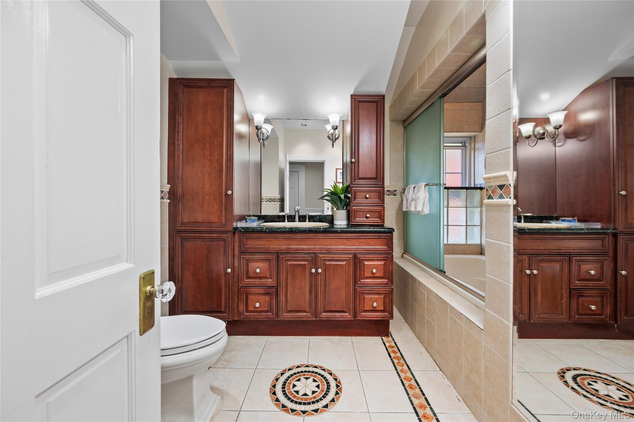 1 Pembroke Street New Rochelle, NY 10801 - Photo 26 of 47 Large hall bath