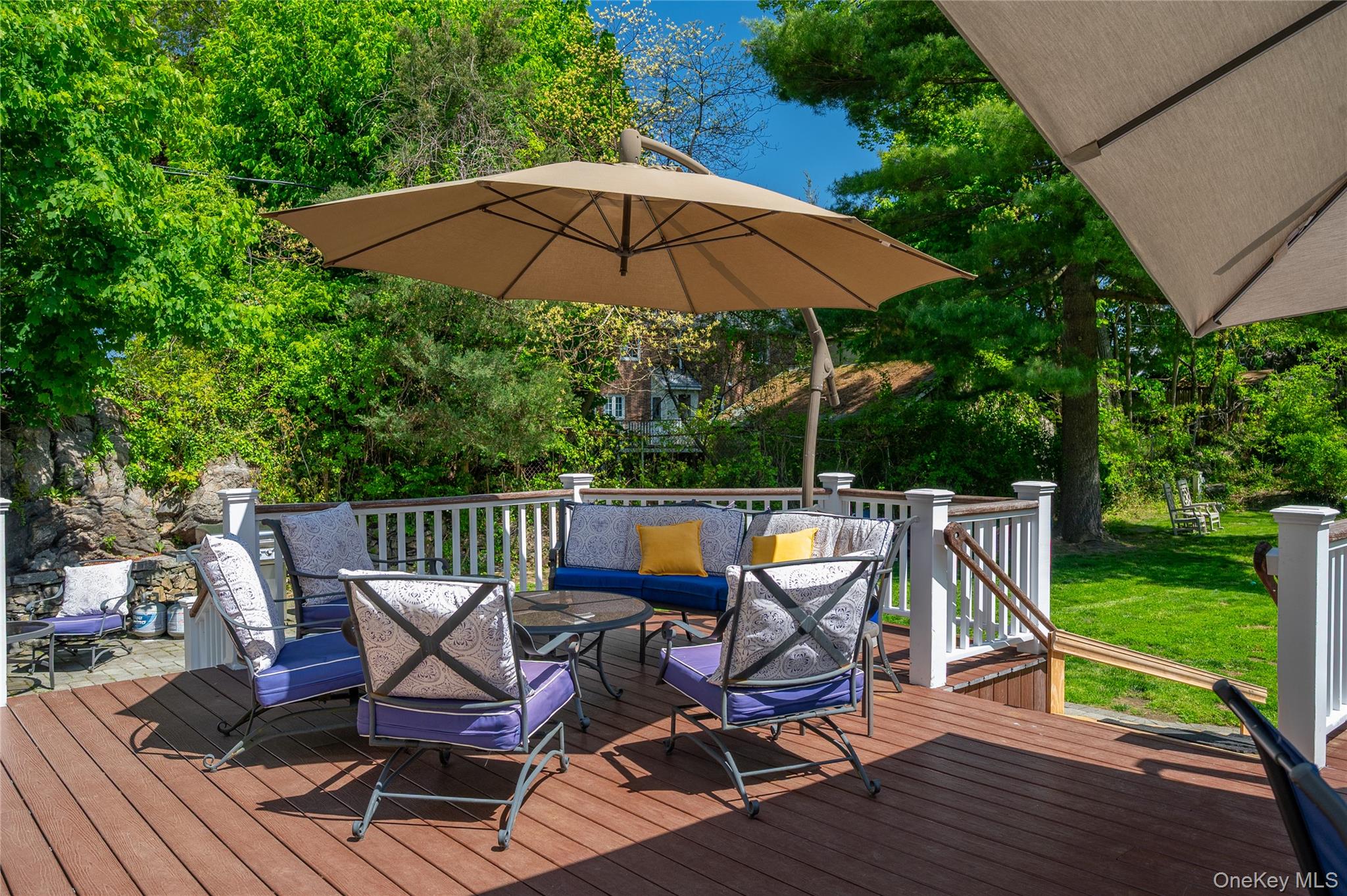 1 Pembroke Street New Rochelle, NY 10801 - Photo 33 of 47 LOTS of space on the deck