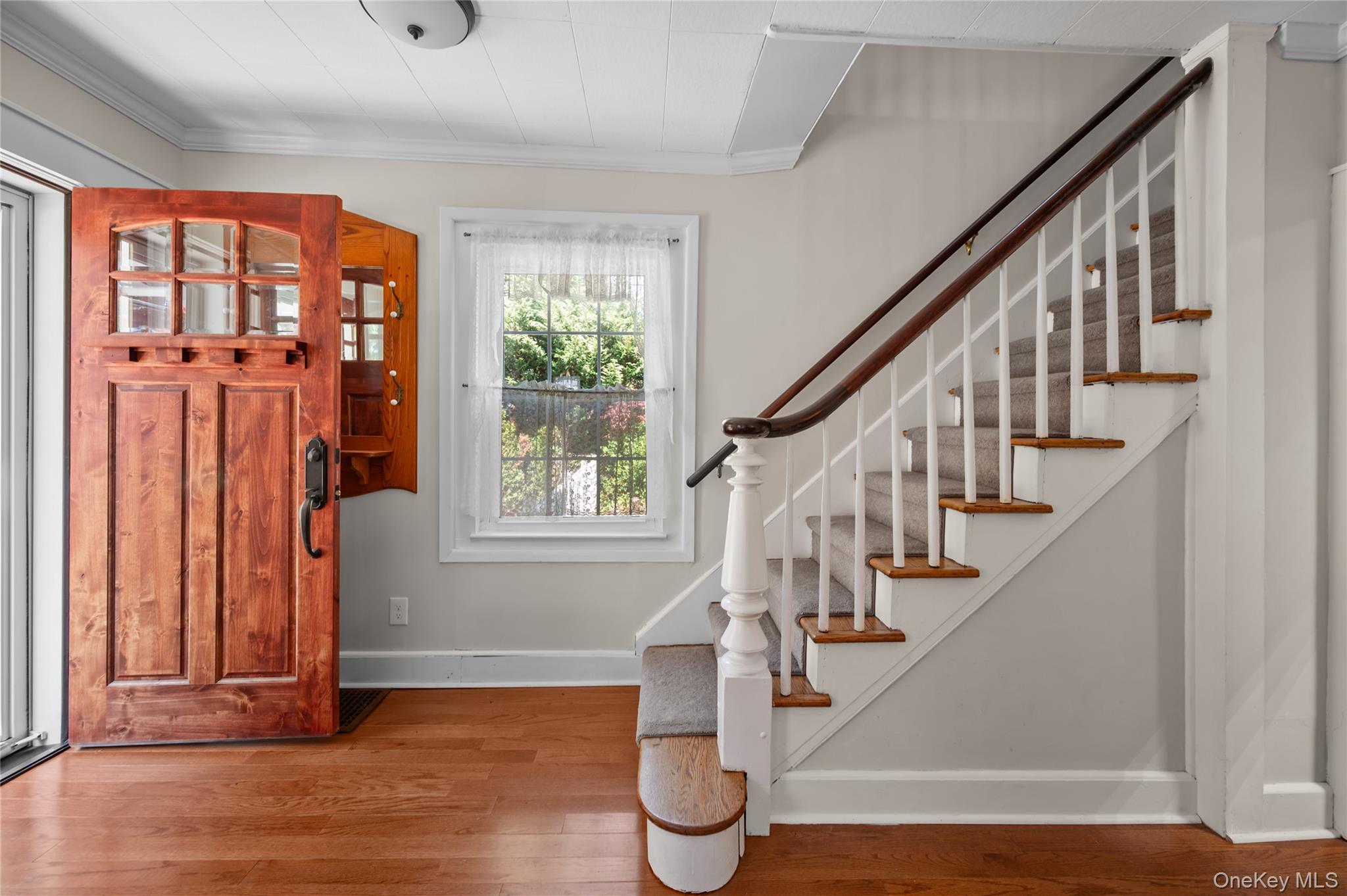 1 Pembroke Street New Rochelle, NY 10801 - Photo 4 of 47 Spacious entry foyer