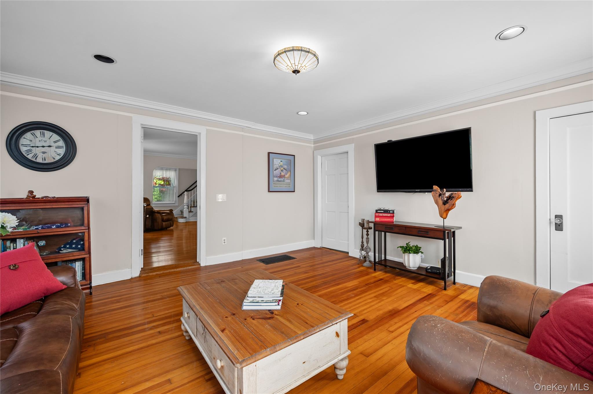 1 Pembroke Street New Rochelle, NY 10801 - Photo 9 of 47 Spacious room perfect for TV