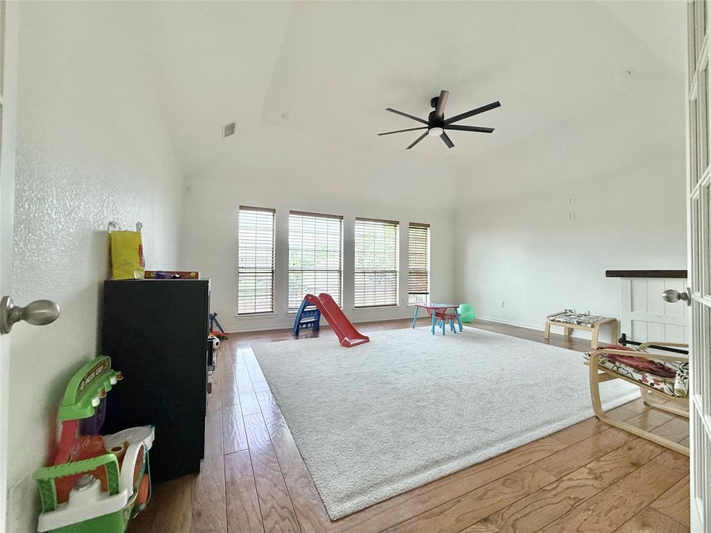 2754 Ridge View Road Frisco, TX 75034 - Photo 27 of 34 a living room with furniture and a window