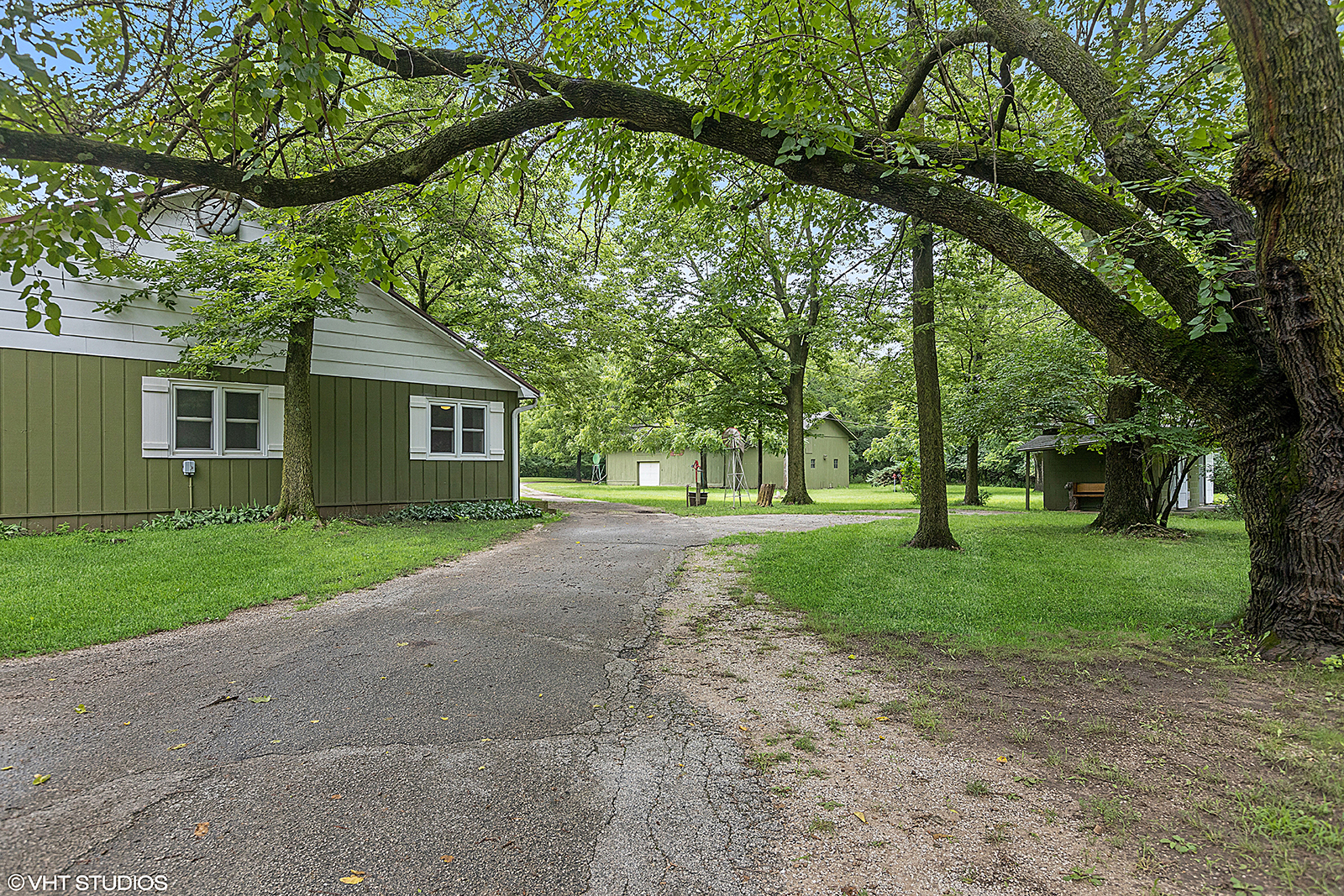 2057 West Southmor Road Morris, IL 60450 - Photo 1 of 41 a view of a house with yard and tree s