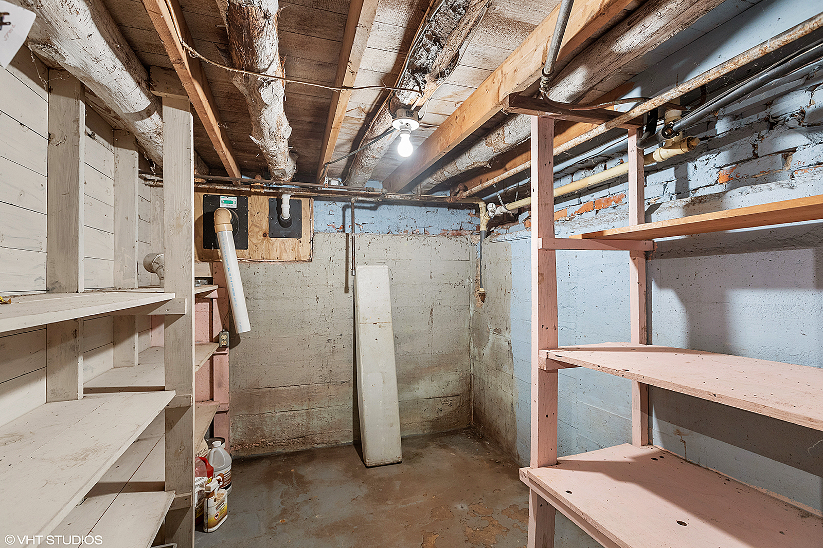 2057 West Southmor Road Morris, IL 60450 - Photo 6 of 41 a view of an empty room