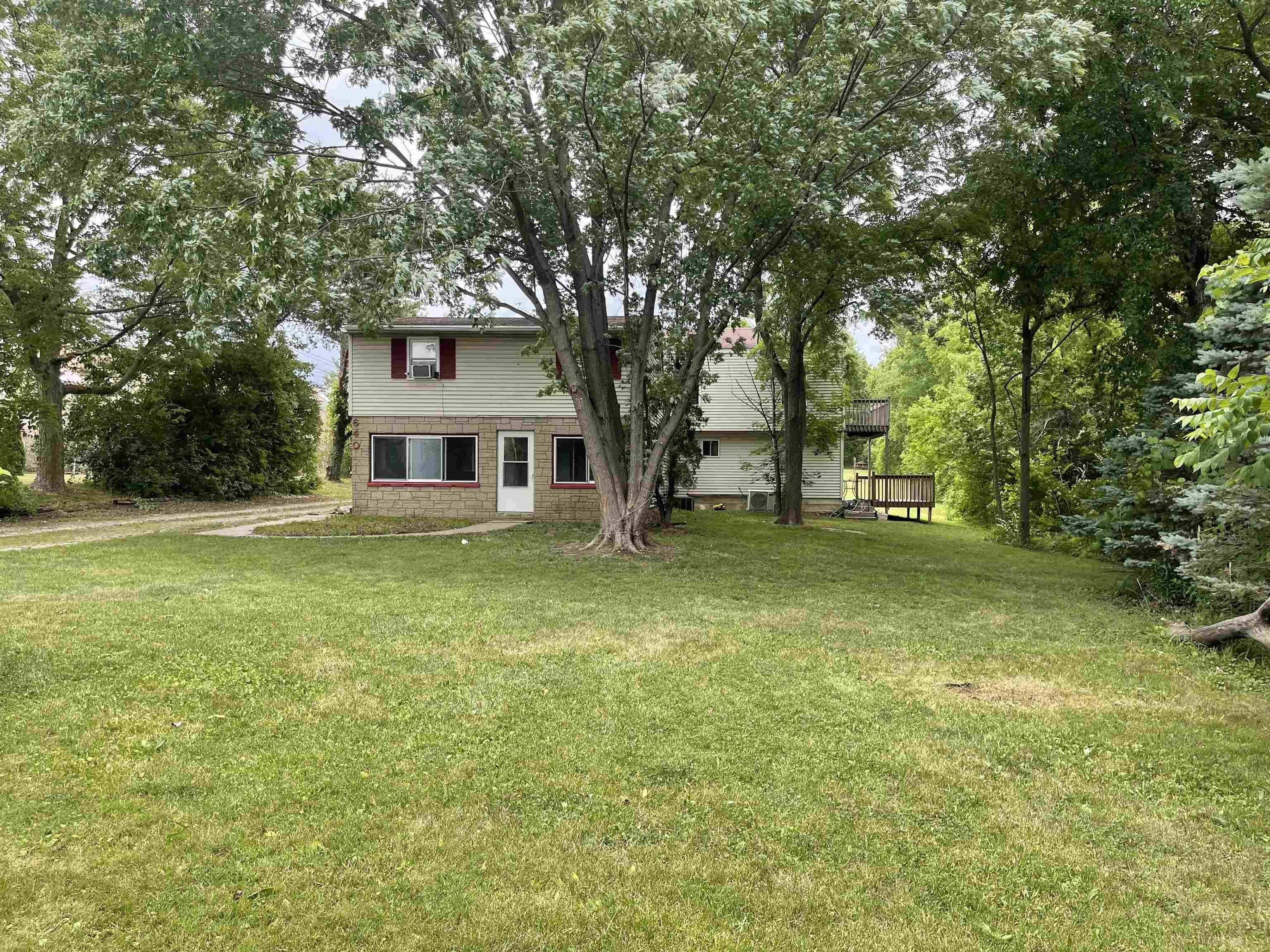 640 Lower Huntington Road Fort Wayne, IN 46819 - Photo 2 of 24