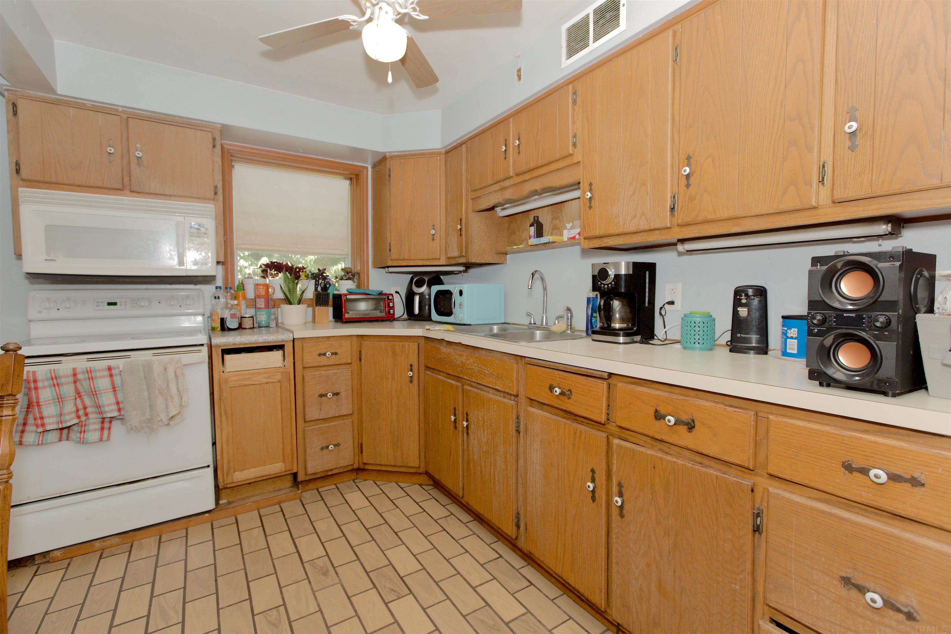 640 Lower Huntington Road Fort Wayne, IN 46819 - Photo 9 of 24