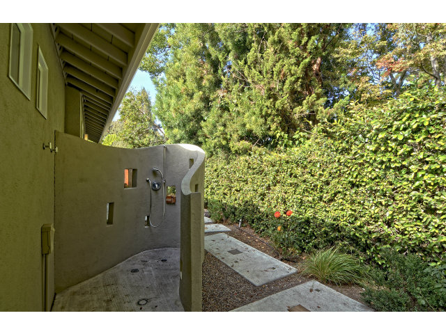 875 Riverside Drive Los Altos, CA 94024 - Photo 21 of 23 a view of a backyard