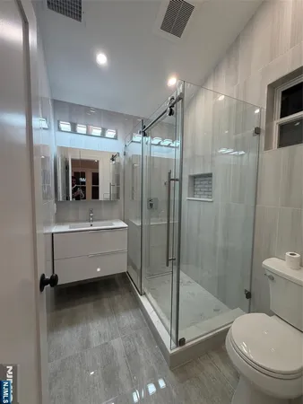 $3,300 | 40 Elder Avenue, Unit 2, Bergenfield, NJ 07621