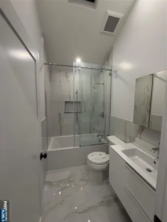 $3,300 | 40 Elder Avenue, Unit 2, Bergenfield, NJ 07621