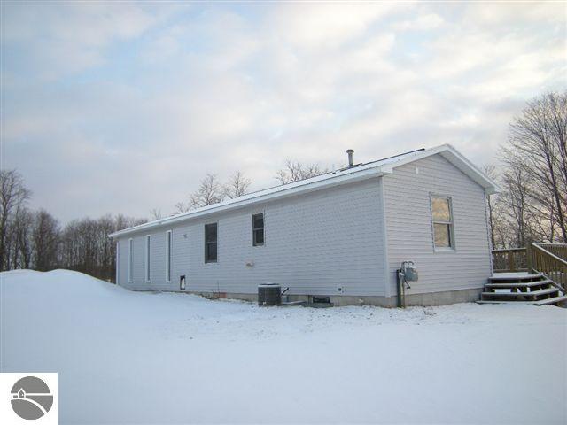 2096 East Potter Road Traverse City, MI 49696 - Photo 2 of 6 1702077-1.JPG