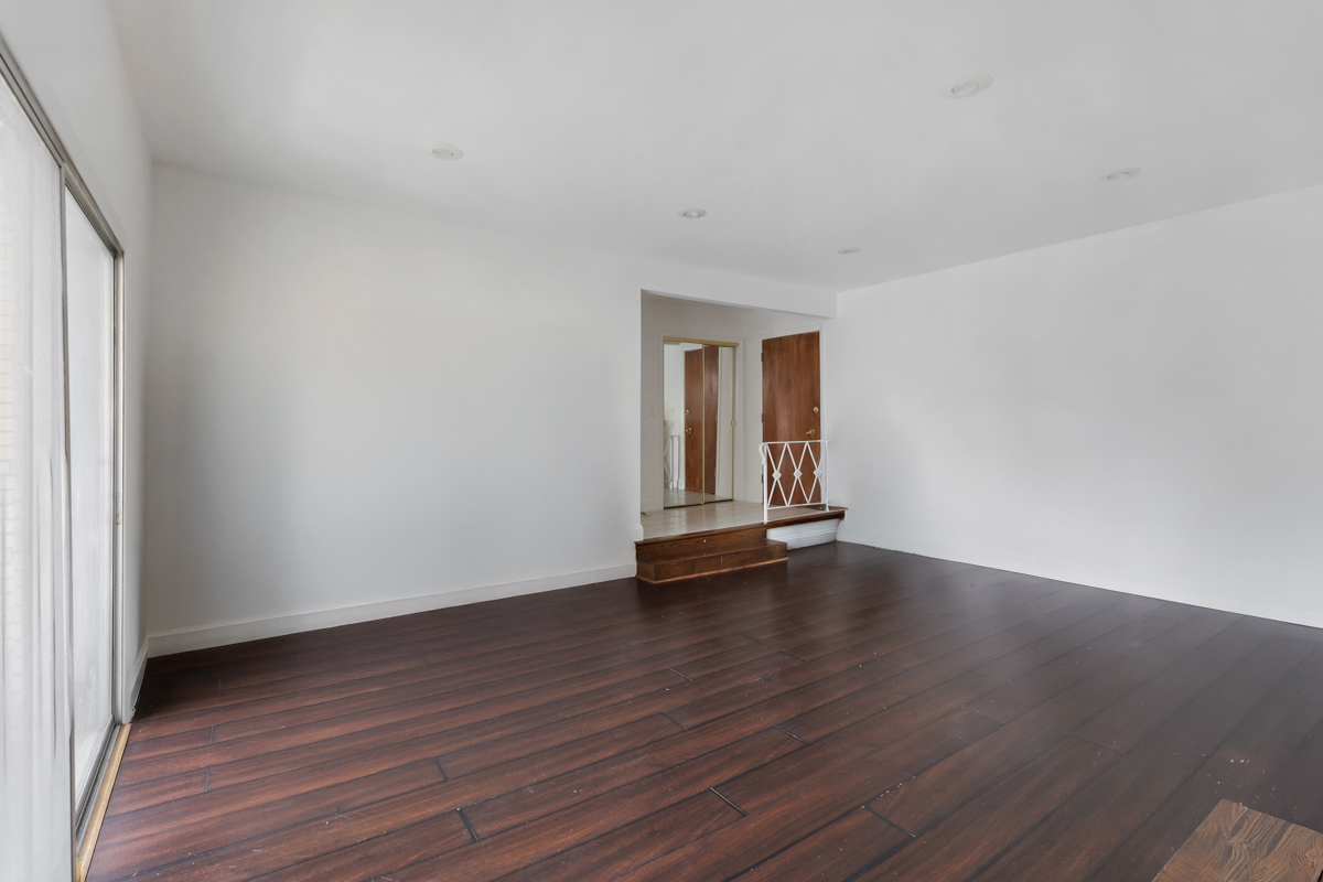 5251 Galitz Street, Unit 311 Skokie, IL 60077 - Photo 2 of 16 Gallery Image 2