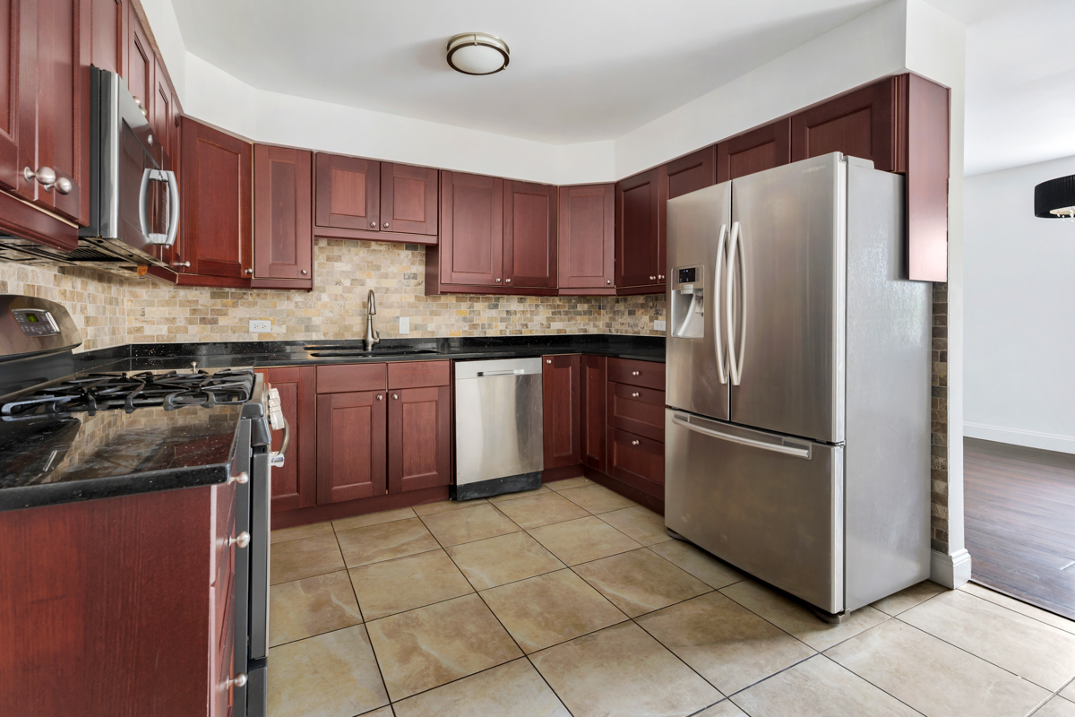 5251 Galitz Street, Unit 311 Skokie, IL 60077 - Photo 4 of 16 Gallery Image 4