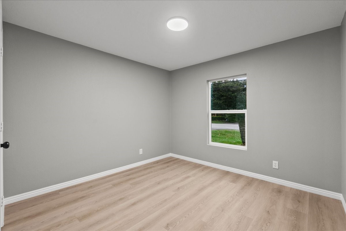 123 Lake Road La Marque, TX 77568 - Photo 21 of 31 Bedroom 3