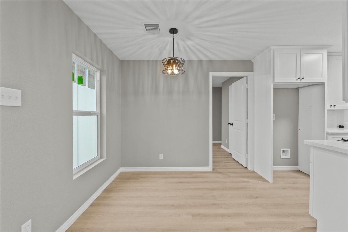 123 Lake Road La Marque, TX 77568 - Photo 7 of 31 Breakfast nook