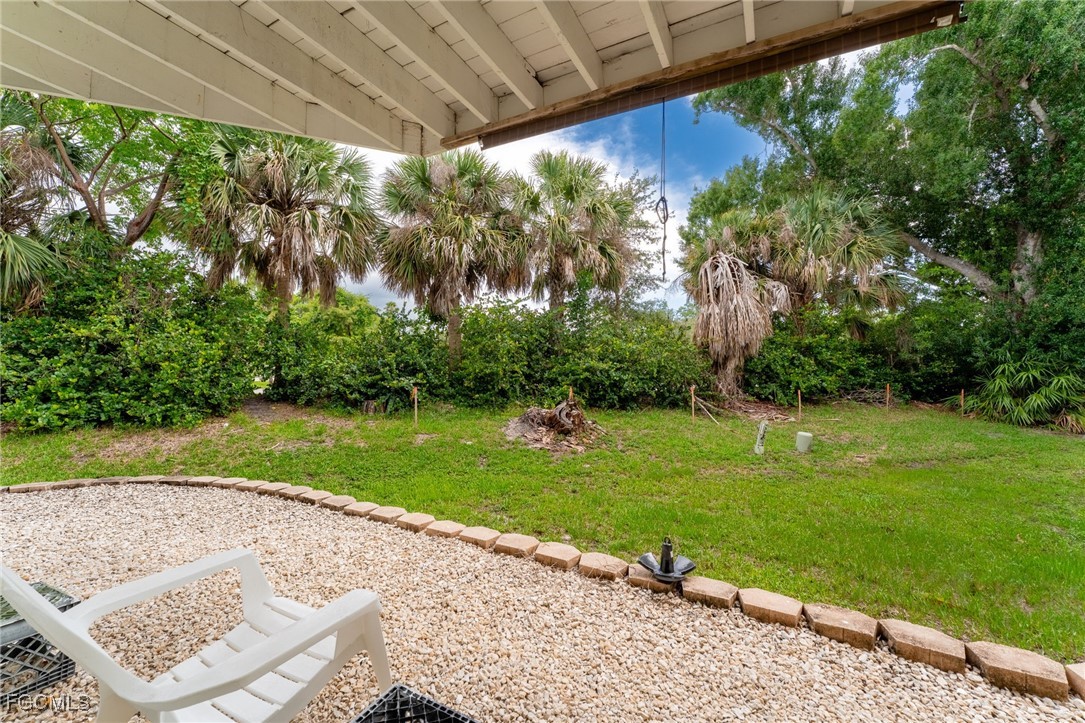 950 Moody Road, Unit 124 North Fort Myers, FL 33903 - Photo 41 of 44 a view of a backyard