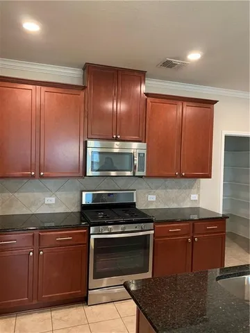 $2,400 | 6124 Mantalcino Drive, Round Rock, TX 78665