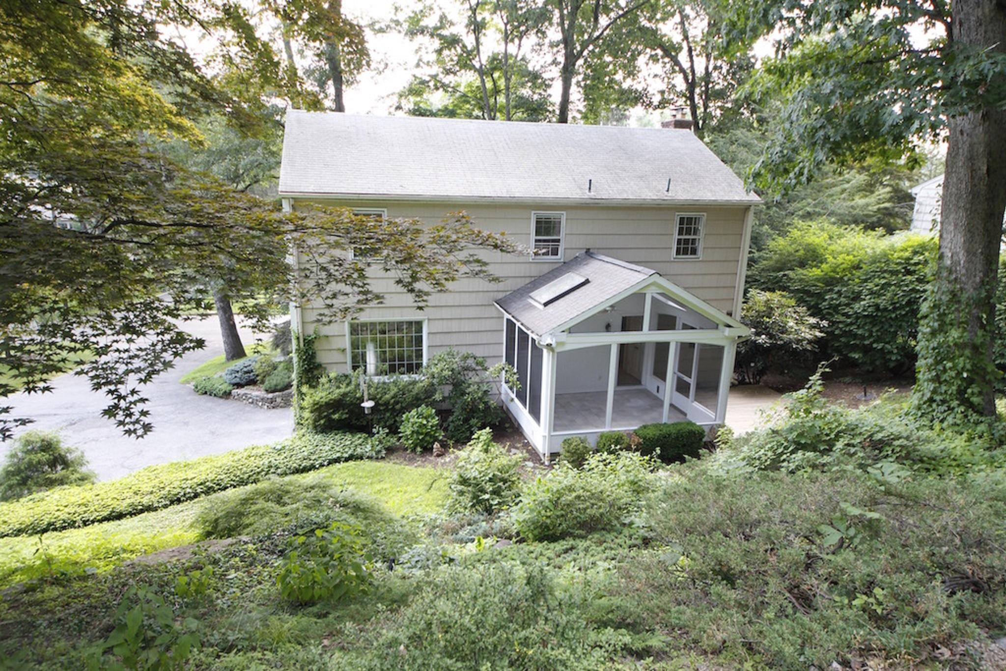 31 Holly Road New Canaan, CT 06840 - Photo 22 of 26 outside rear