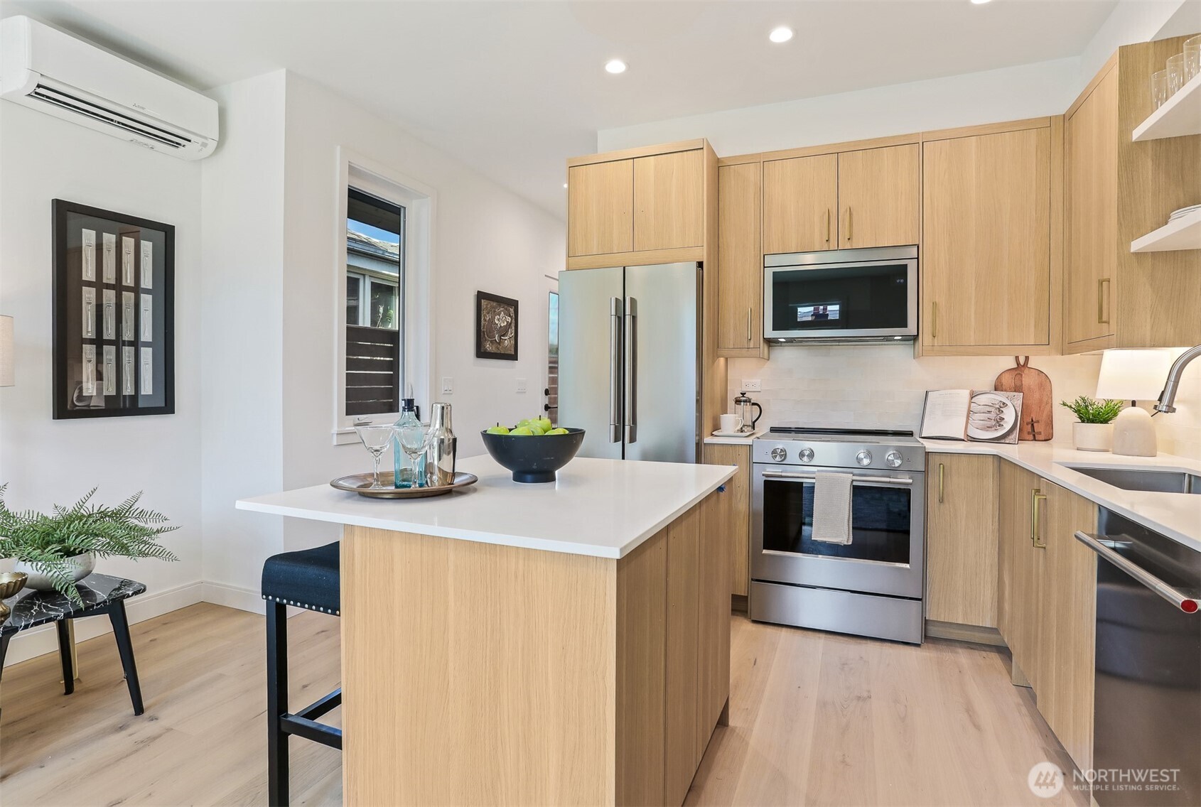 8330 24th Avenue Northwest Seattle, WA 98117 - Photo 9 of 38