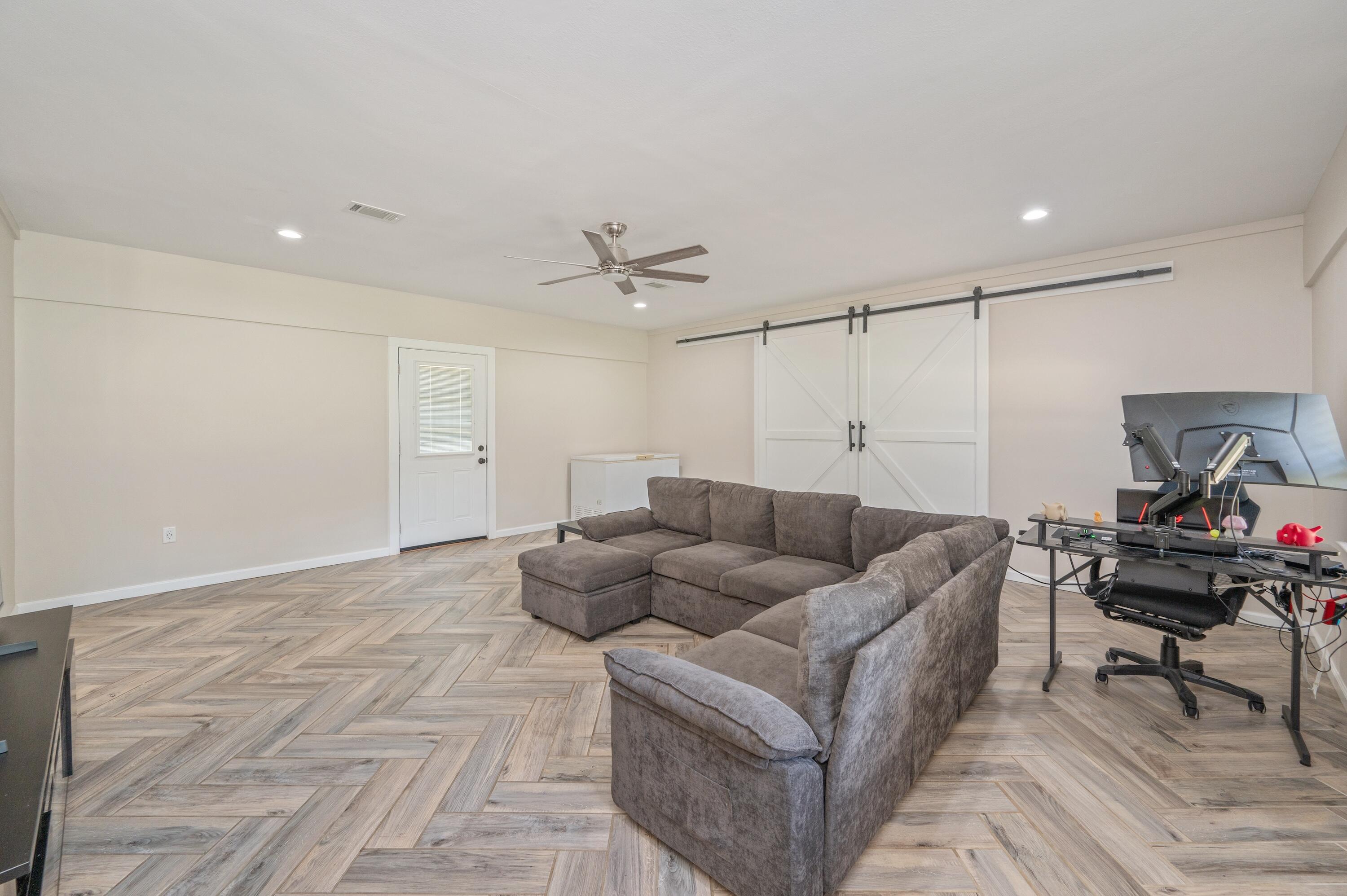 1625 Caswell Road DeFuniak Springs, FL 32433 - Photo 3 of 36 1625 Caswell Rd-23