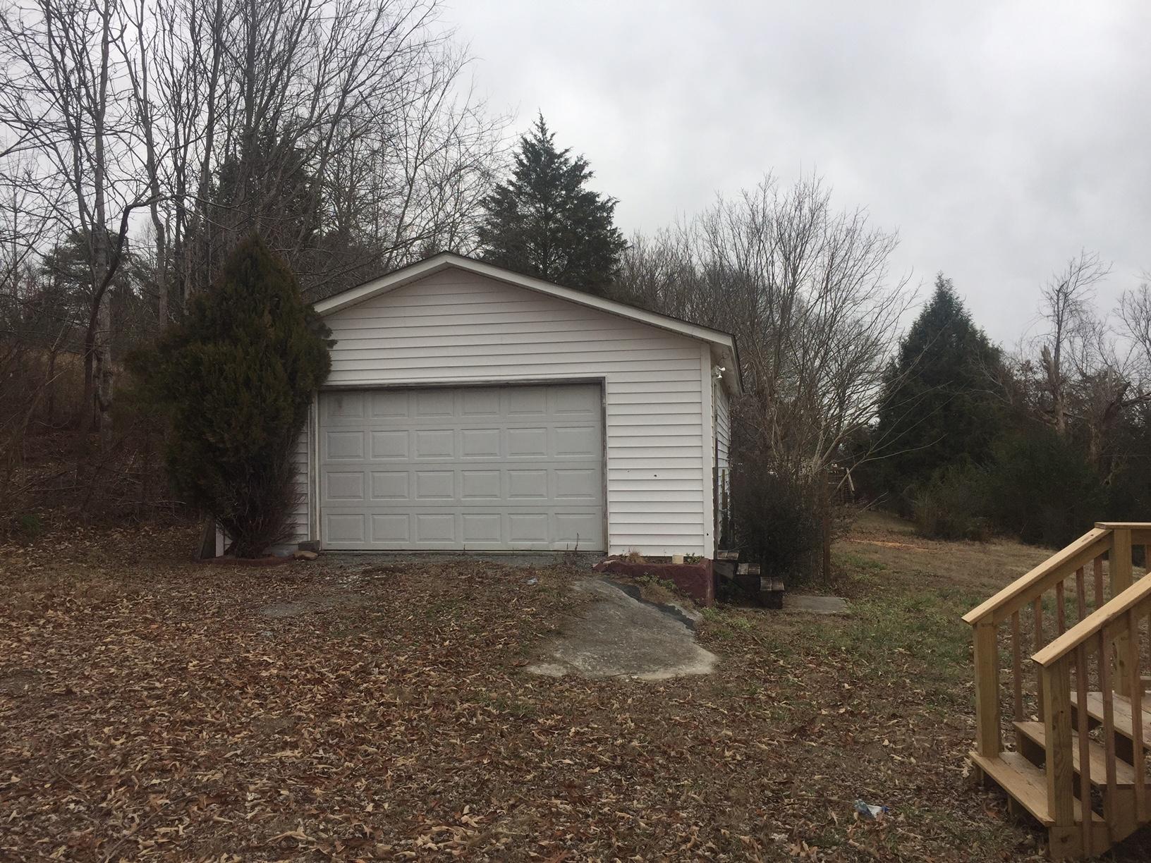 150 Shaw Road Clinton, TN 37716 - Photo 3 of 10 IMG_4475