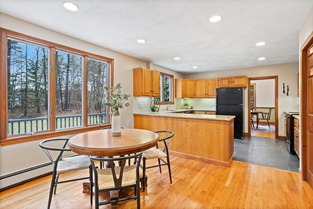 21 Green Road Bolton, MA 01740 - Photo 15 of 38