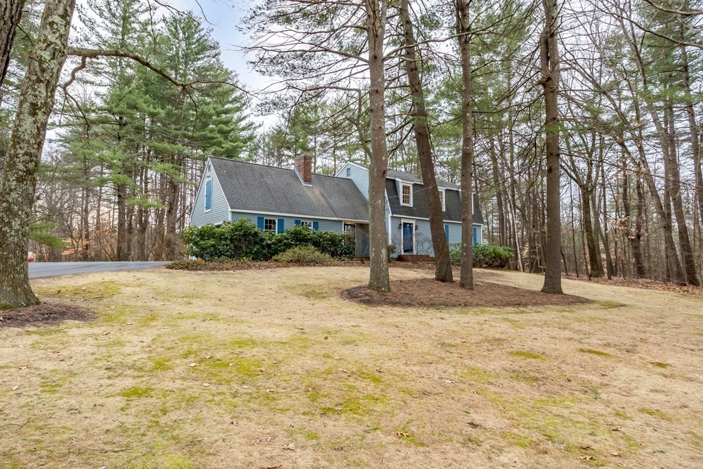 21 Green Road Bolton, MA 01740 - Photo 2 of 38
